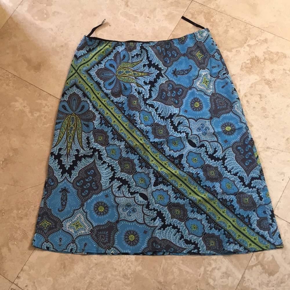 💯 silk blue floral skirt 🎁🌺❤️💖l3